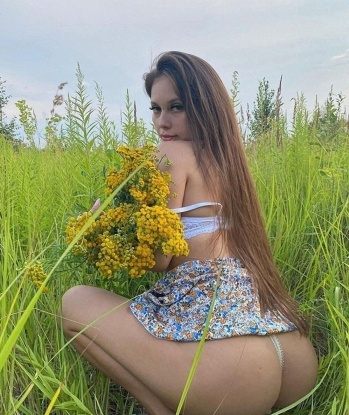 У меня вы найдете опыт и страсть, которые превратят наше свидание в незабываемый опыт. Я предлагаю широкий спектр услуг, которые гарантированно доставят удовольствие и удовлетворение. Чувственный массаж, оральный секс, классический секс, ролевые игры - это только начало списка. У меня есть отличные отзывы от предыдущих клиентов, которые хвалят мои навыки и мою внешность. С моими фотографиями ты увидишь, насколько я привлекательна и соблазнительна. Доверься мне и открой новые горизонты удовольствия. Жду тебя, чтобы сделать твои фантазии реальностью. 🌹💋🔥 Кристель